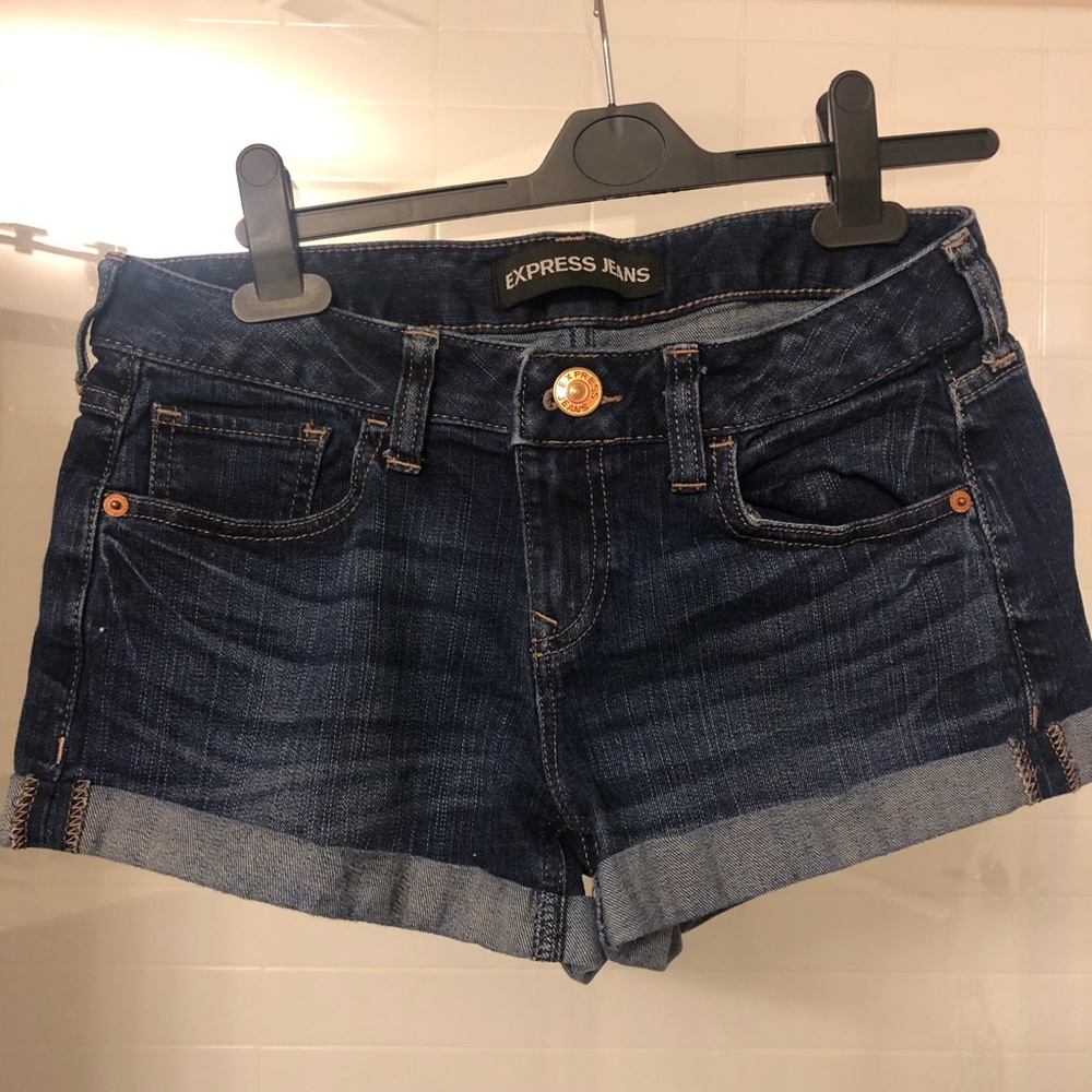 Mid-rise dark wash cuffed jean shorts